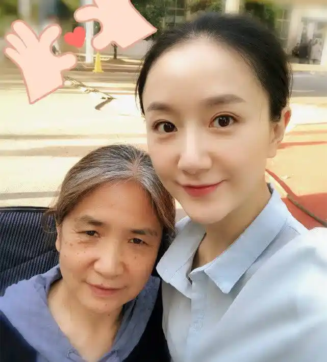 原创黄轩恋恋不忘的前任因一颗痣红了18年今把痣点掉后被人遗忘