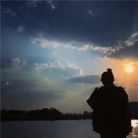 唯美落日情侣头像图片特有意境陪你看日落