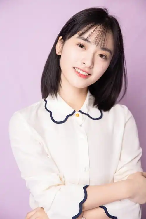 沈月短发可爱图片