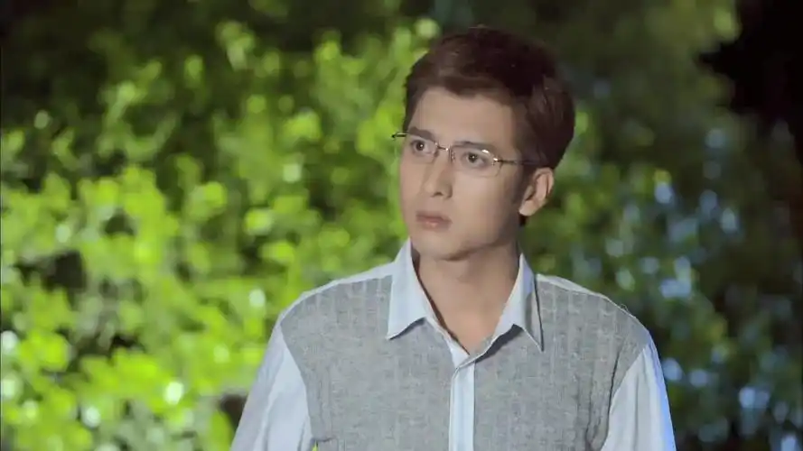 爱的阶梯:秋妍被宋子扬欺负一路奔跑,皓天赶来给安慰!