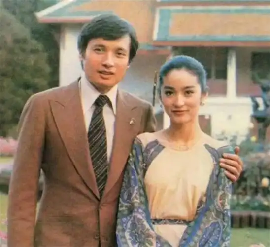 1974年秦汉对怀孕的妻子说我爱上林青霞但又不想失去你