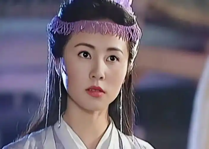 ▼孙莉早期出演过不少影视作品,《仙剑奇侠传》的青儿,《天地传说之