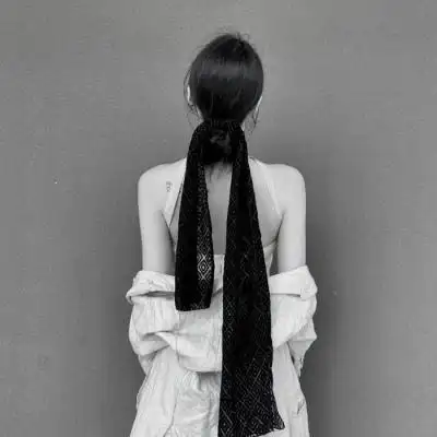 背影女头黑白头像