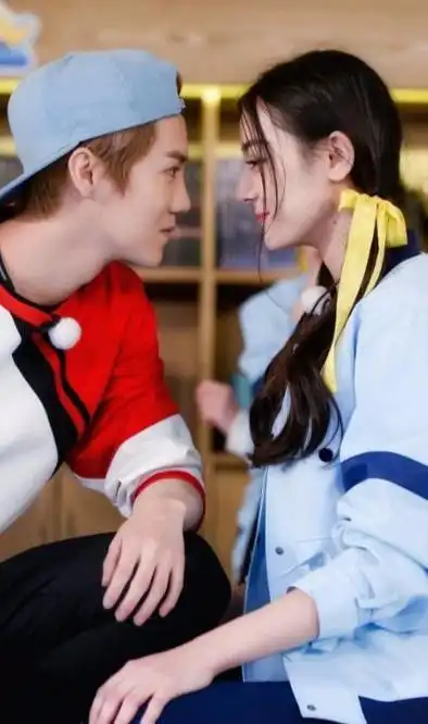 迪丽热巴现状,才知《花少好友记》为何独缺了她,原因太无奈|秦岚|鹿晗