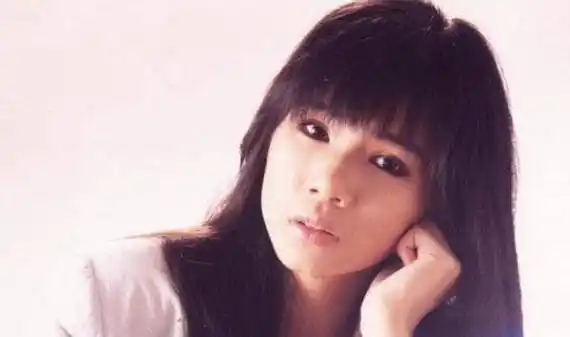 这位女歌手名叫韩宝仪,现在的年轻人可能不知道她是谁了,但应该听过