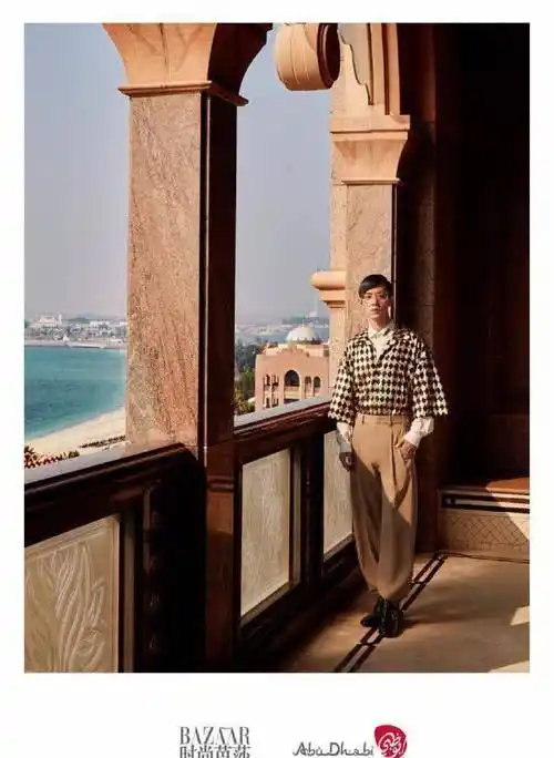 肖战《时尚芭莎》大片强势来袭,复古宫廷风超有质感,有撩到你吗_画面