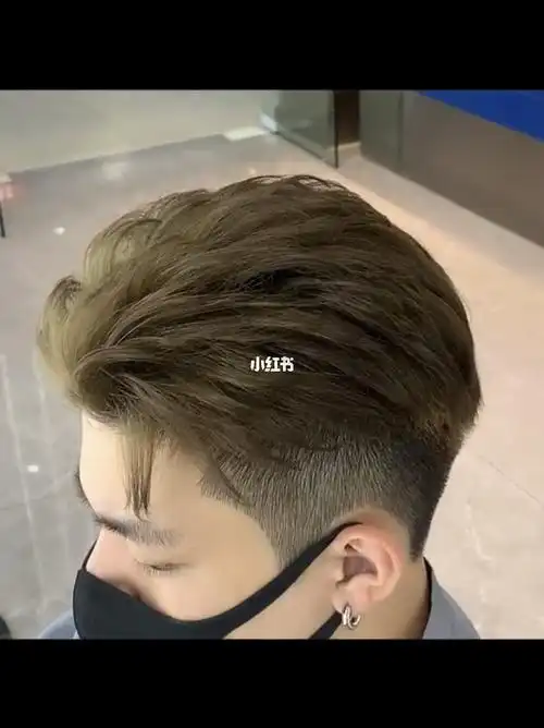 港式背头2021年男生打理最简单的短发最好打