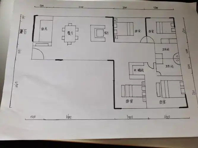 有些孩子还用到了比例尺的知识和各种符号,就是数学知识与生活息