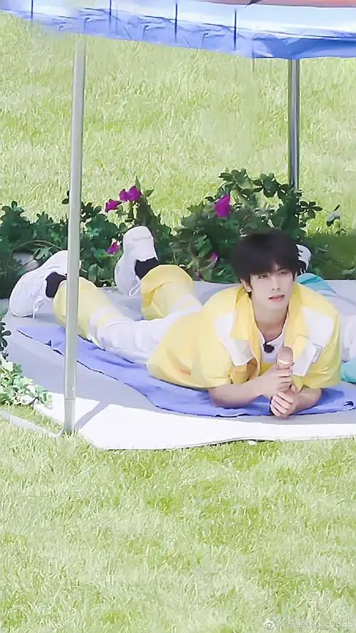 宋威龙牛气满满的哥哥##宋威龙给大脚趾取名叫威哥