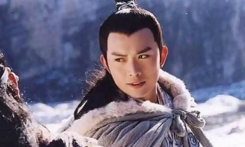 古装男神黄海冰:不满前妻丁克,二婚娶小12岁妻子,婚后儿女双全