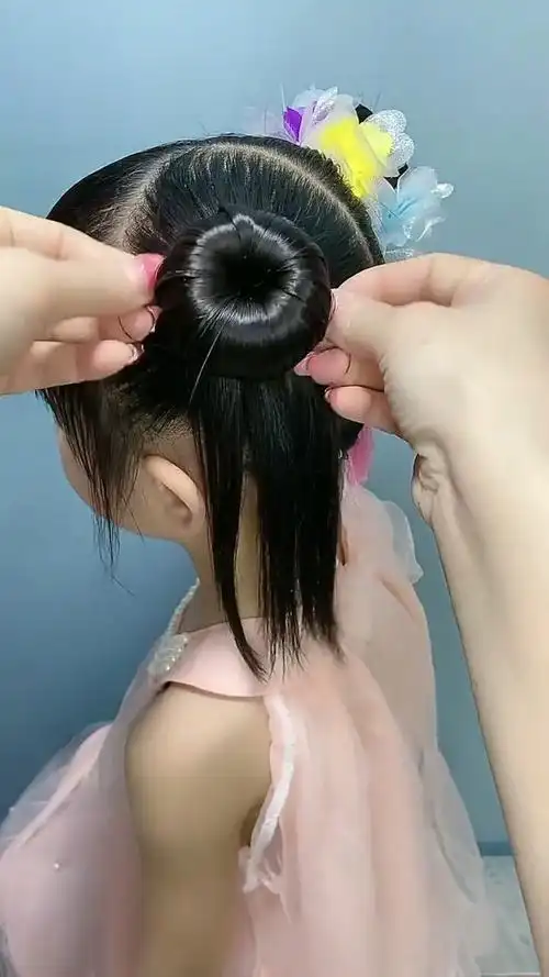 送给你家女娃一款儿童双丸子头教程!