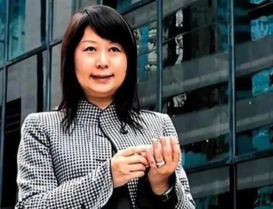 41岁嫁进豪门,44岁为81岁"富豪老公"生下女儿,如今还想要生二胎