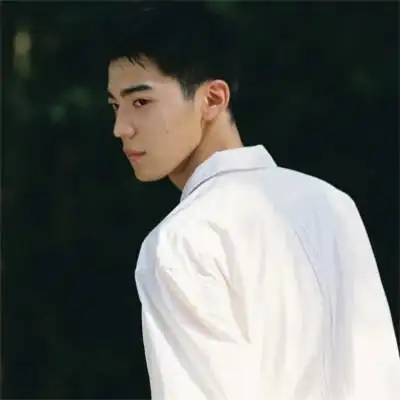 头像男深沉成熟