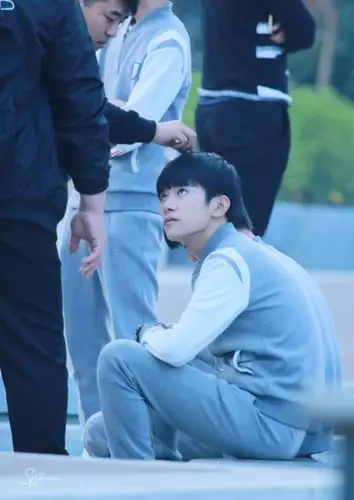 易烊千玺 #tfboys 电视剧我们的少年时代拍摄花絮 高清 可爱