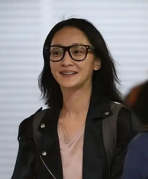 镜头前美若天仙真人黑瘦干瘪这6位上镜脸的女星反差好大