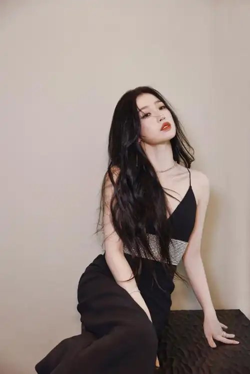 欣欣子真的瘦了好多,这身材管理好绝啊#虞书欣猫耳耳包