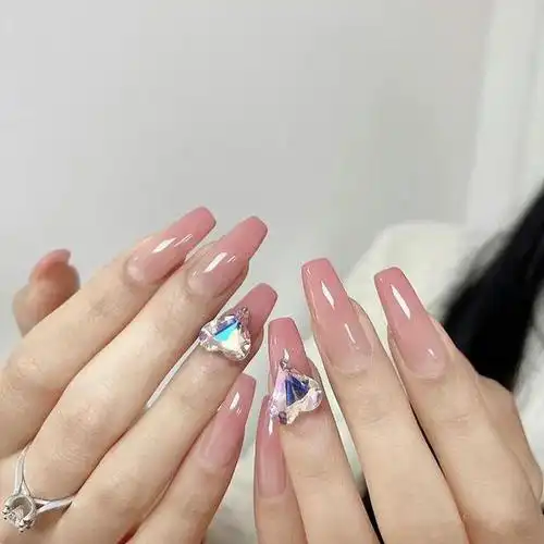 分享一下渐变色美甲的正确打开方式,让你的指尖也跟着季节变换颜色