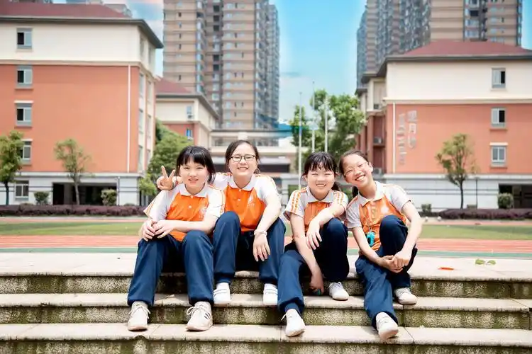 长沙最美小学毕业照——月亮岛学校六年级四班