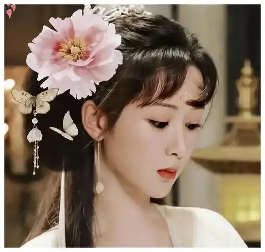 杨紫神仙造型曝光惊艳唐妆网友大赞雍容华贵色芳华