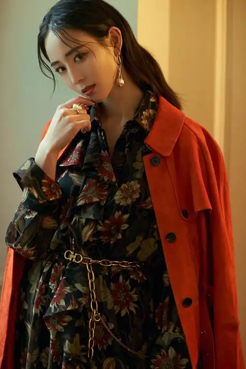 张钧甯亮相米兰时装周 溯流意式文艺风