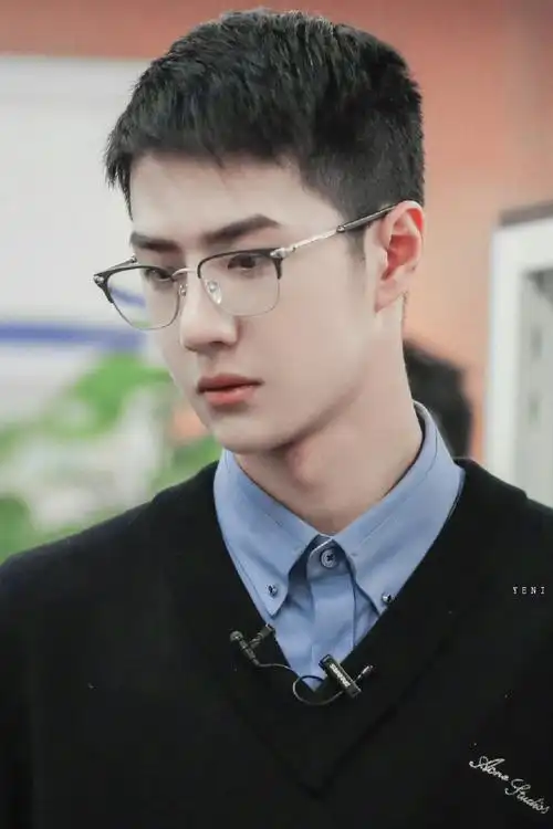 又一组王一博杨震时期照片#王一博#  2021.04.08天天向上录制 04.