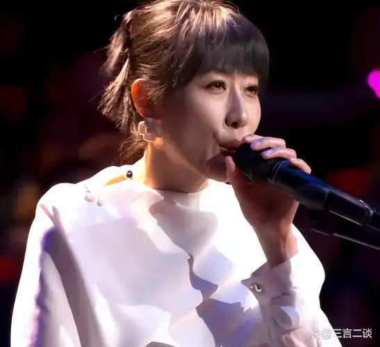 此外,任素汐演唱的《胡广生》,《岁岁》,《王昭君》等歌曲都曾火爆全