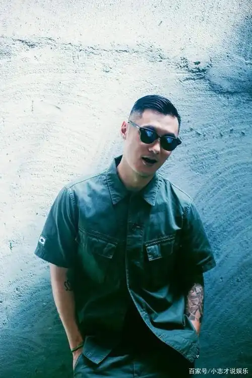 "港式潮男"余文乐:六叔曾经的玩世不恭,如今堪称好老公好爸爸