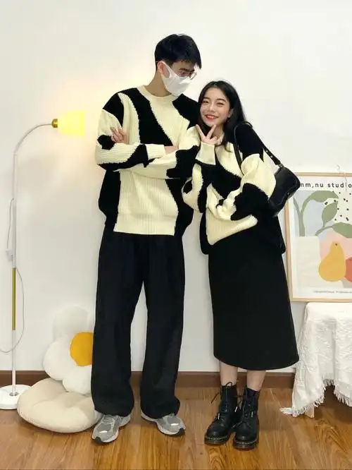 情侣穿搭158178洋气出街78黑白撞色毛衣