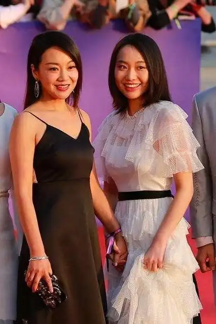 回顾闫妮离婚老了10岁公婆含泪不舍她离家怒骂儿子不争气