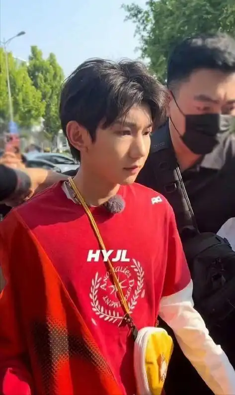 "掉队"了|王源|王俊凯|小鲜肉|易烊千玺|快乐大本营|tfboys_网易订阅