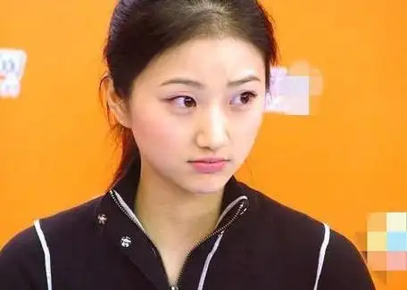 景甜毕业于北京电影学院表演系,华语影视女演员.