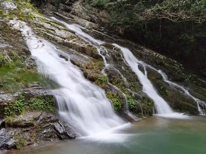 但我却偏爱这大自然的山山水水,在青山绿水,大川中找寻最美的风景.