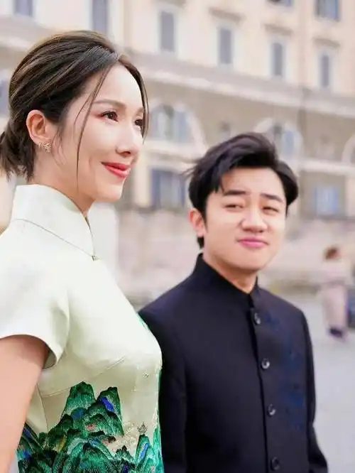 王祖蓝太有福气了娶了这么高这么漂亮的老婆