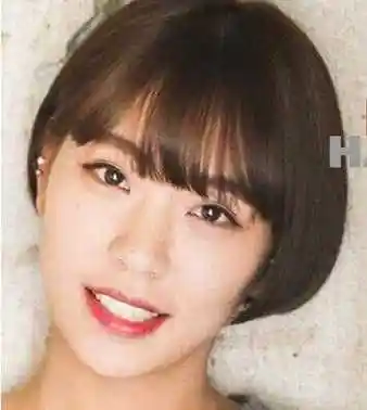 最流行小蘑菇头短发发型让女生轻松变小可爱