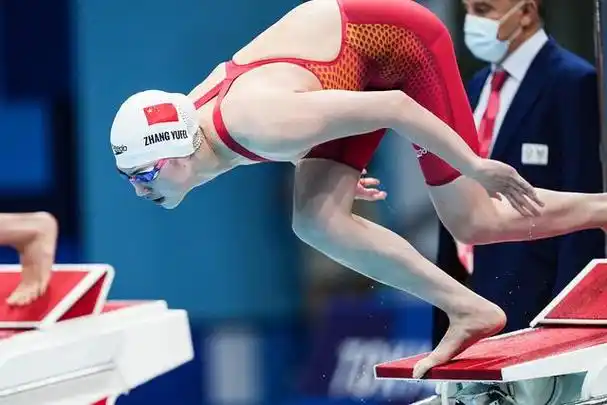 游泳女神张雨霏