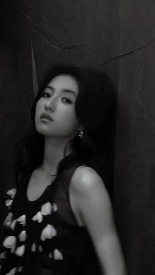 张子枫后台随拍