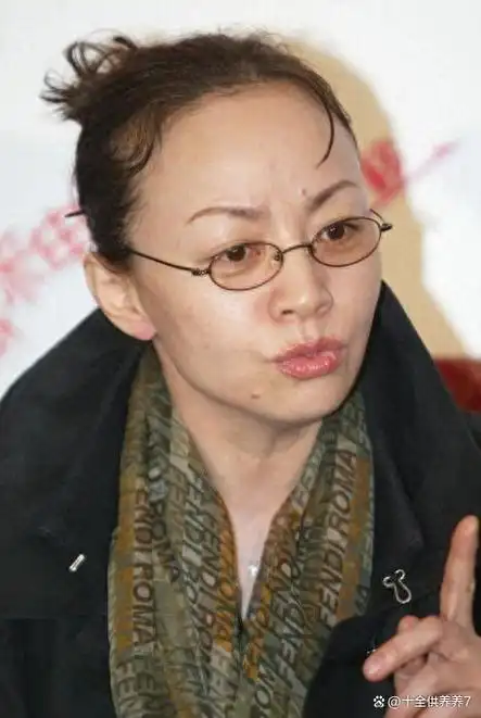 26年了,英达夫妇的"反噬"终于到来了,宋丹丹:正义虽迟必至!