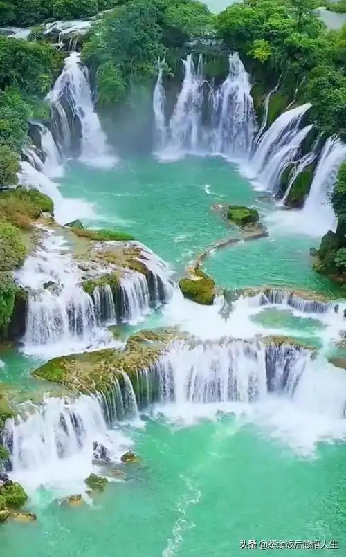 青山绿水,山有山的明净,水有水的无尘