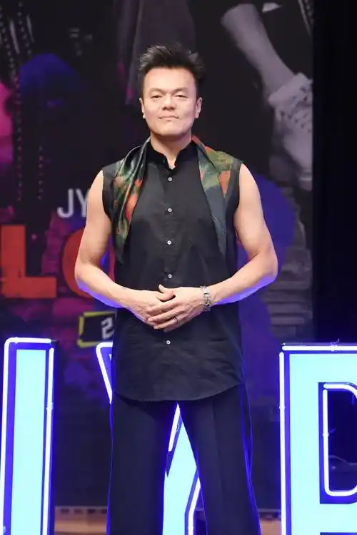 jyp鸟叔同台啦!朴振英psy出席sbs《loud》发布会