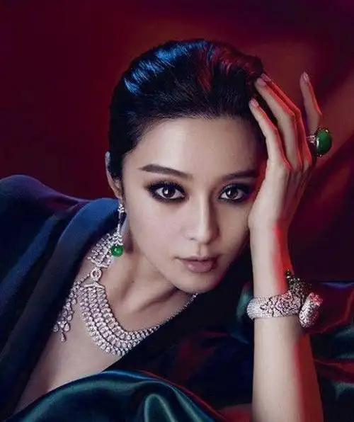 范冰冰最大胆的写真视觉冲撞看得人血脉喷张