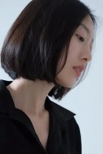 黑色短发真的超显白!