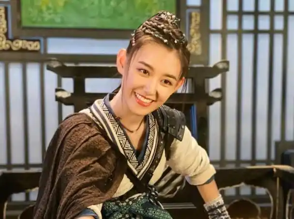 张一山,关晓彤,蒋依依:演技好国民度高,但资源真的虐