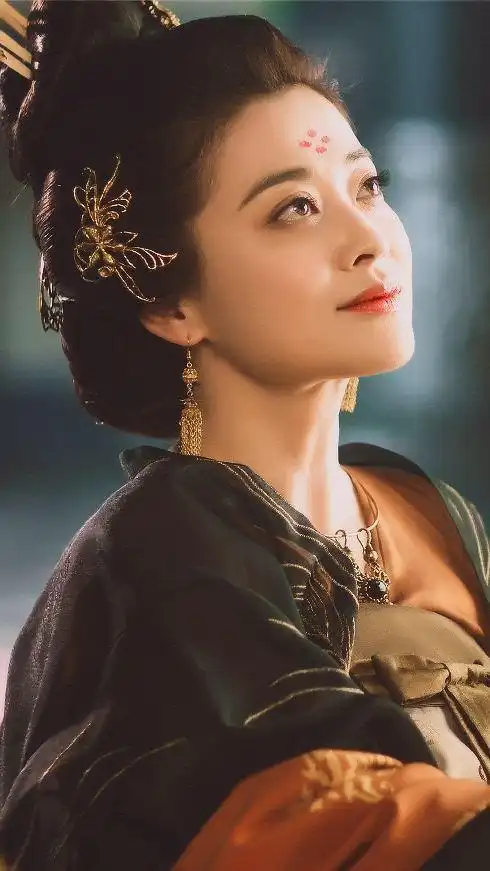 梅婷古装气质出尘之前在《天盛长歌》里就让人惊艳,43岁的梅婷在