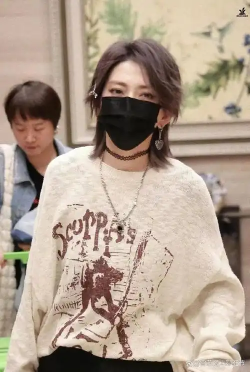 当年的快女人气王刘忻开始乘风破浪了她值得再火一次