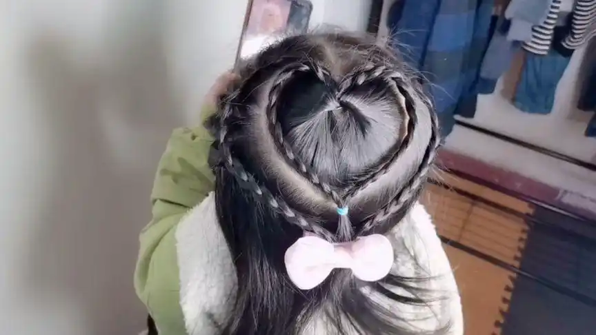 儿童双爱心披肩发型,甜美可爱,时尚洋气