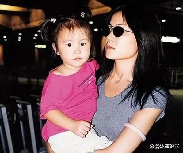 窦靖童这位出生于音乐世家天赋异禀的少女