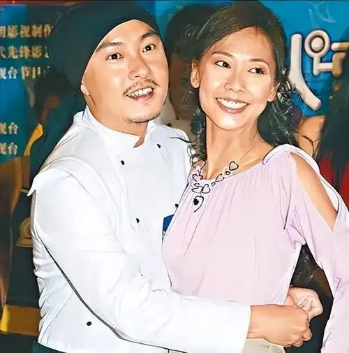 张卫健张茜:穿二手婚纱,3次婚礼,2次流产,如今终于苦尽甘来