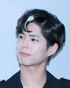 朴宝剑的逗号刘海 他的符号刘海更时髦呢