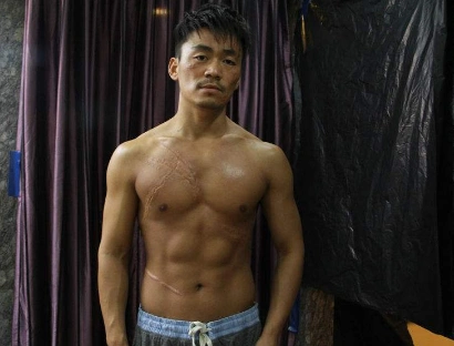 王宝强坚持健身10年!一身肌肉太吸睛,坦言:健身后浑身都是力气