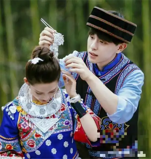 李沁和邓伦是什么关系怎么认识的 李沁是邓伦的女朋友吗最新消息